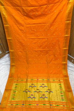 Traditional Yeola Paithani - Shubham Paithani Yeola - Angle 1