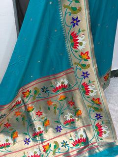 Soft silk swan and parrot border - Angle 2