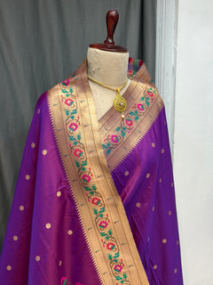 Soft silk Asawali border - Angle 2