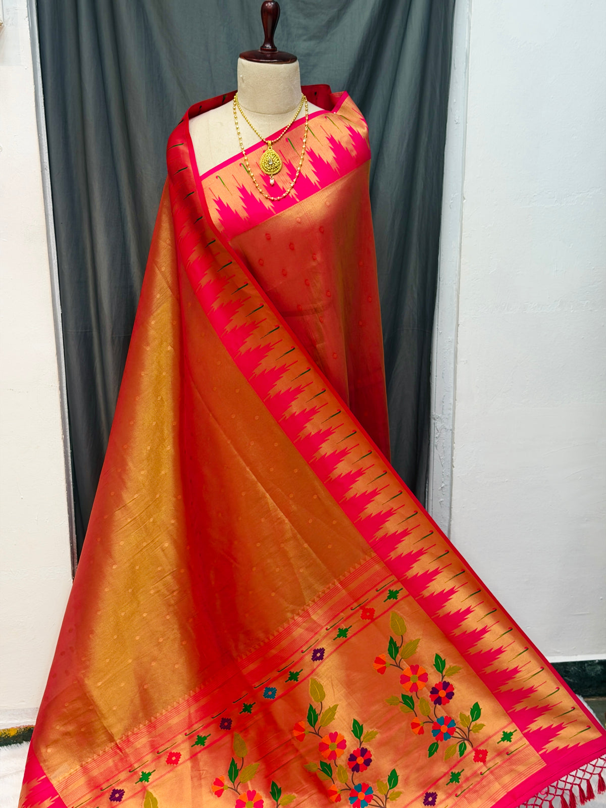 Temple border Irkal tissue paithani
