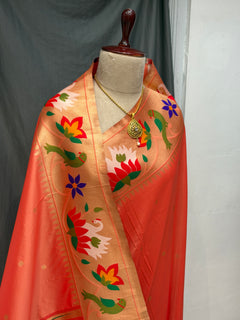 Soft silk swan and parrot border - Angle 2