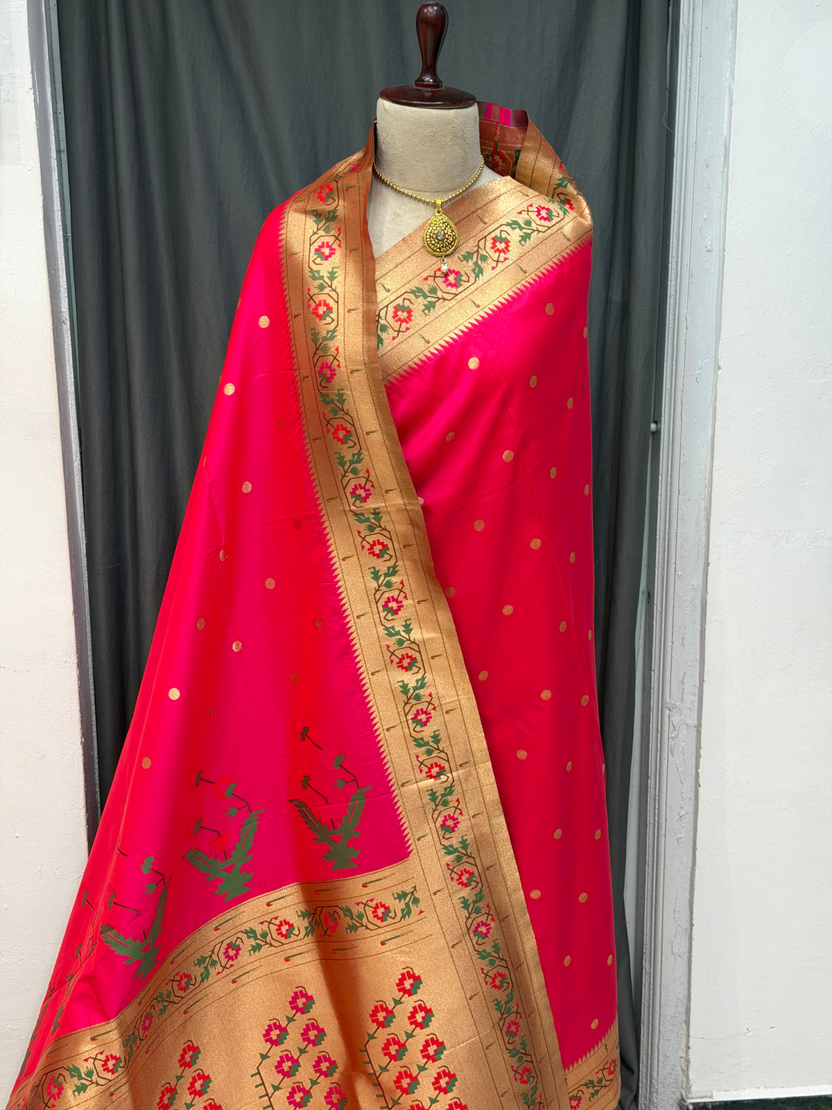 Soft silk Asawali border